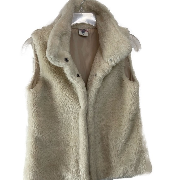 YOUNG COLLECTION INVERNO 2013 - Faux Fur Vest Youth Size 14 -  preloved - Picture 1 of 7